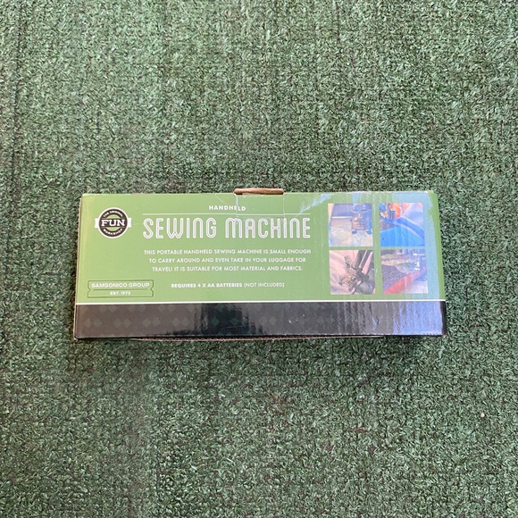 Sewing machine - Picture 3 of 4